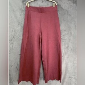 NWOT Zenana Outfitters Crop Scalloped Leg Pants- Stretchy- Women's Large
